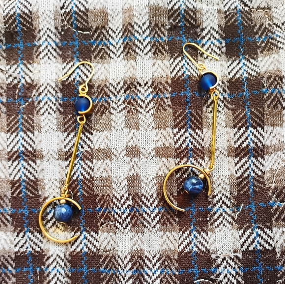 Handmade 'C Curve' Earrings in Sodalite - Picture 4 of 4